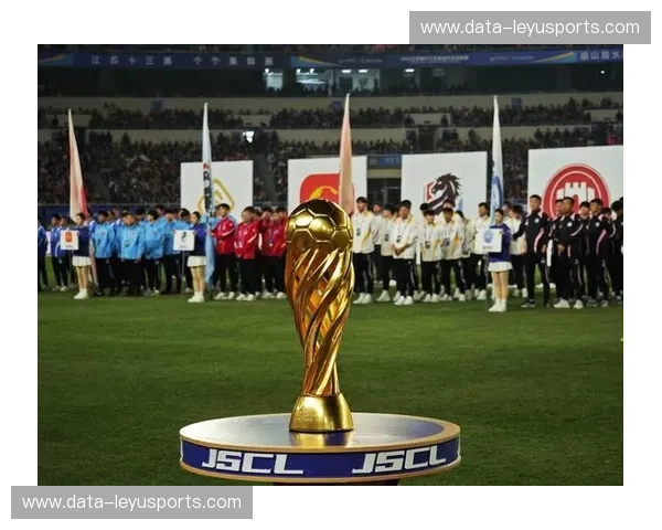 足球的温度，超越胜负的赞歌：恒大与沙尔克04的绿茵情缘